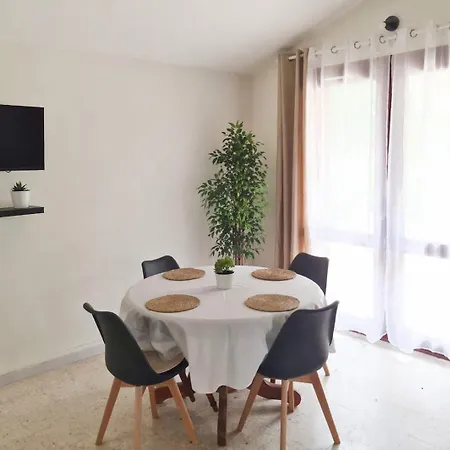 펜션 Maison A La Campagne Entre Et Montagne
